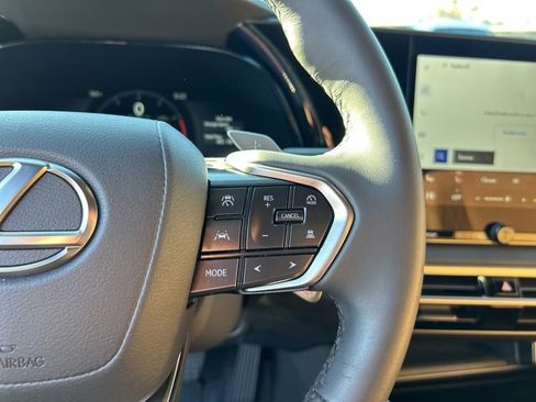 Used 2025 Lexus RX 350 FWD image 23