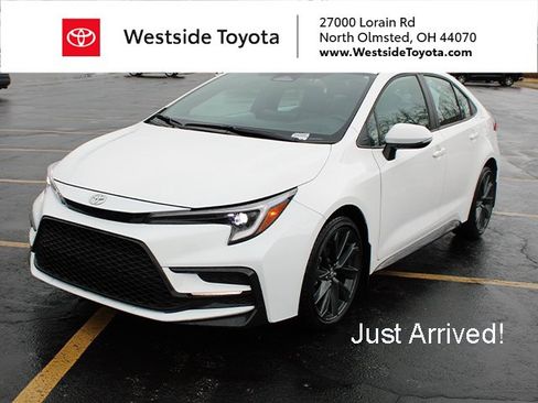Certified 2025 Toyota Corolla SE image 1