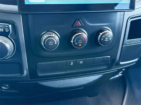 Used 2018 RAM 1500 Express image 17