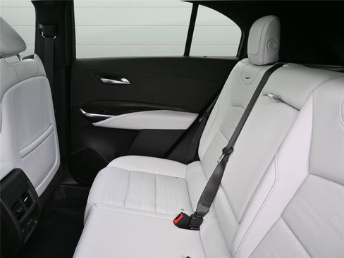 Used 2024 Cadillac XT4 Sport image 28