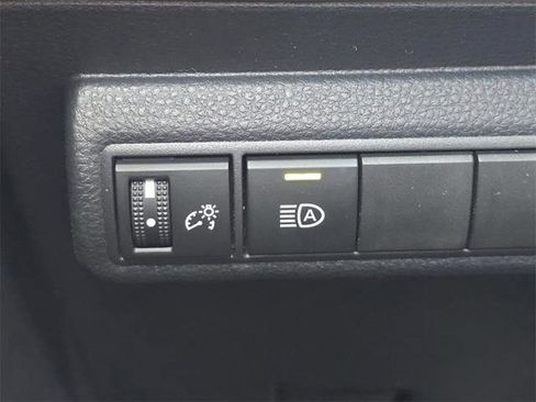 Used 2025 Toyota Corolla SE image 14