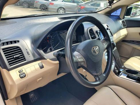 Used 2010 Toyota Venza image 11