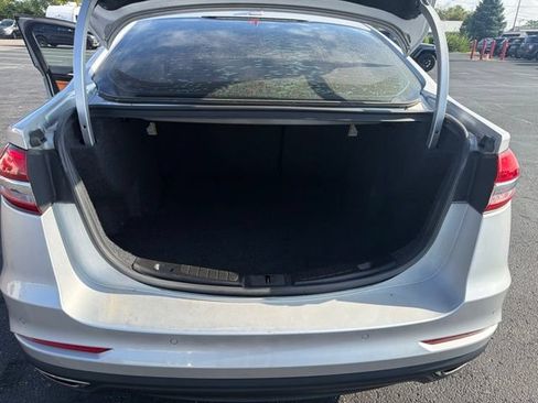 Used 2019 Ford Fusion Titanium FWD image 8