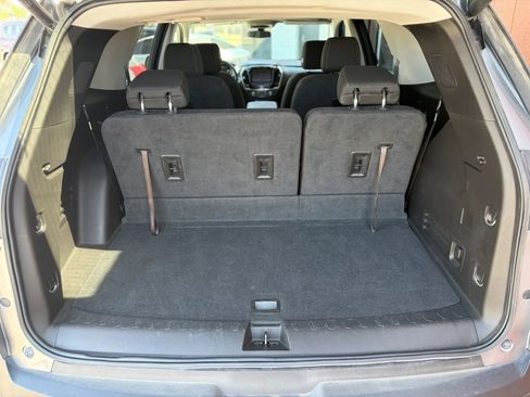 Used 2019 Chevrolet Traverse LT FWD image 20