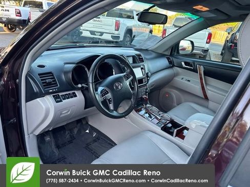 Used 2013 Toyota Highlander Limited AWD/4WD image 10