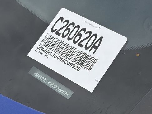 Used 2021 BMW 330i Sedan w/ M Sport Package image 10