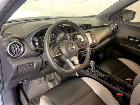 Used 2024 Nissan Kicks SR w/ SR Premium Package FWD image 15