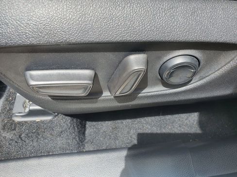 Used 2022 Toyota Highlander XLE FWD image 53