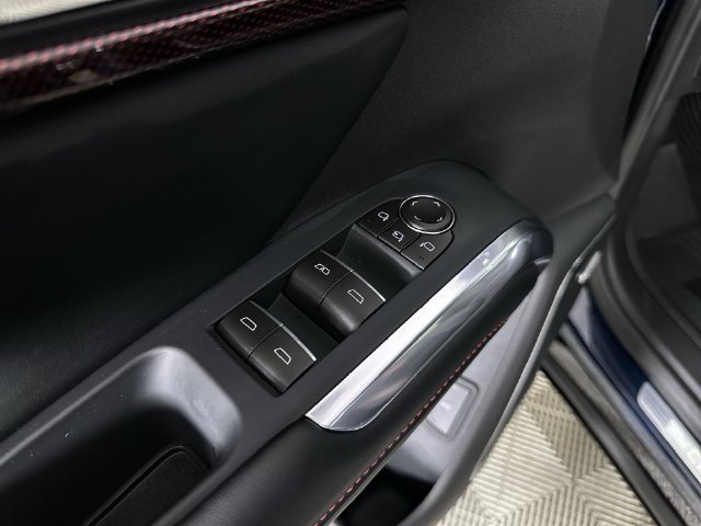 New 2027 Chevrolet Traverse RS w/ LPO, Floor Liner Package FWD image 25