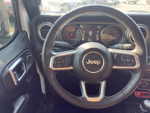 Used 2020 Jeep Gladiator Rubicon w/ Dual Top Group AWD/4WD image 19