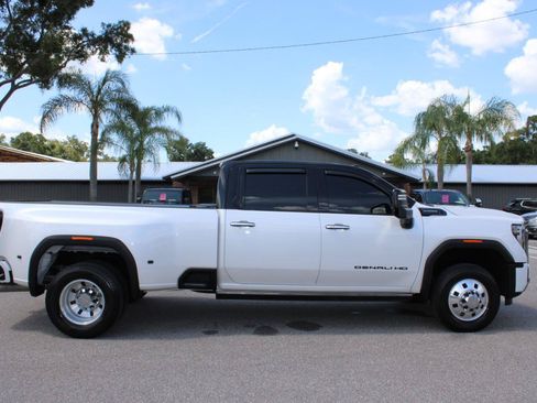 Used 2024 GMC Sierra 3500 Denali Ultimate AWD/4WD image 9