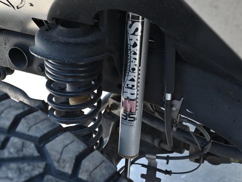 Used 2019 Jeep Wrangler Unlimited Sahara AWD/4WD image 12