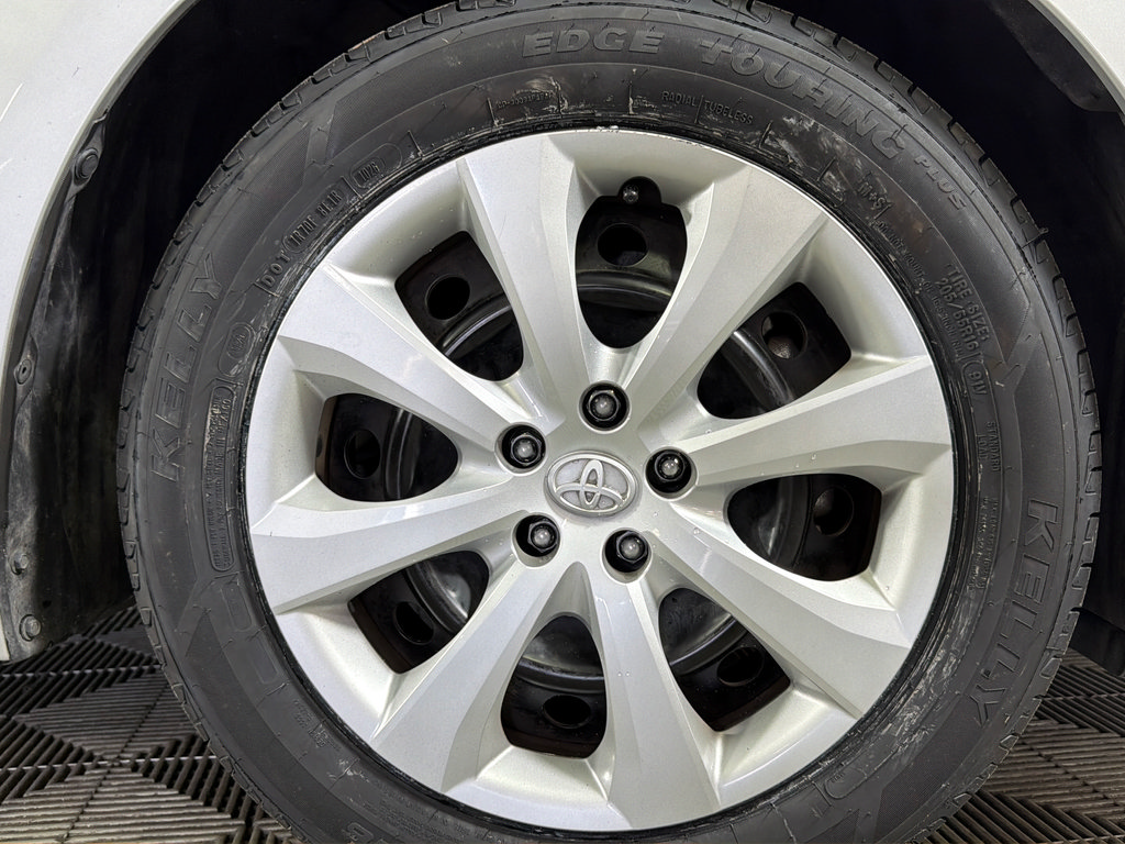 Used 2024 Toyota Corolla LE FWD image 35