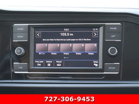 Used 2019 Volkswagen Jetta SE w/ Cold Weather Package image 3