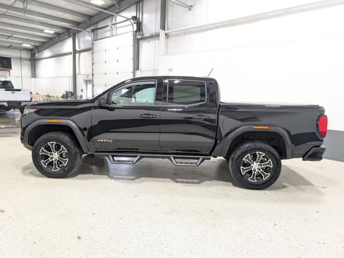 Used 2024 GMC Canyon AT4 w/ Technology Package image 6