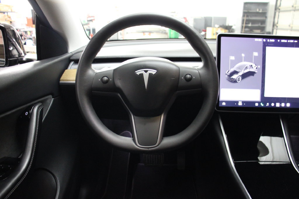 Used 2021 Tesla Model Y Long Range AWD/4WD image 23