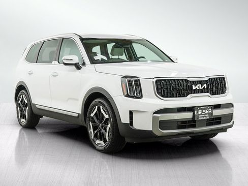 Used 2023 Kia Telluride EX w/ EX Captain's Chair Package AWD/4WD image 8