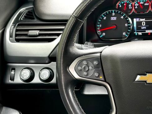 Used 2019 Chevrolet Suburban LT image 16