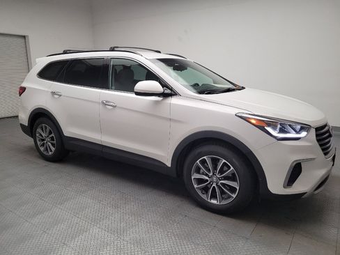 Used 2017 Hyundai Santa Fe SE image 11
