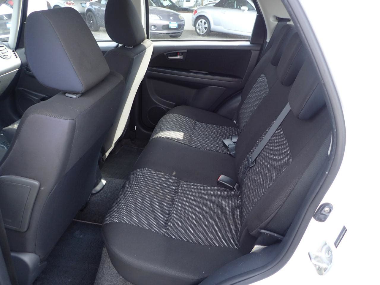 Used 2008 Suzuki SX4 AWD Hatchback image 10