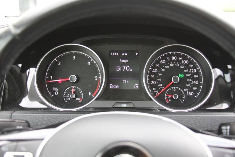 Used 2015 Volkswagen Golf TDI SEL FWD image 38