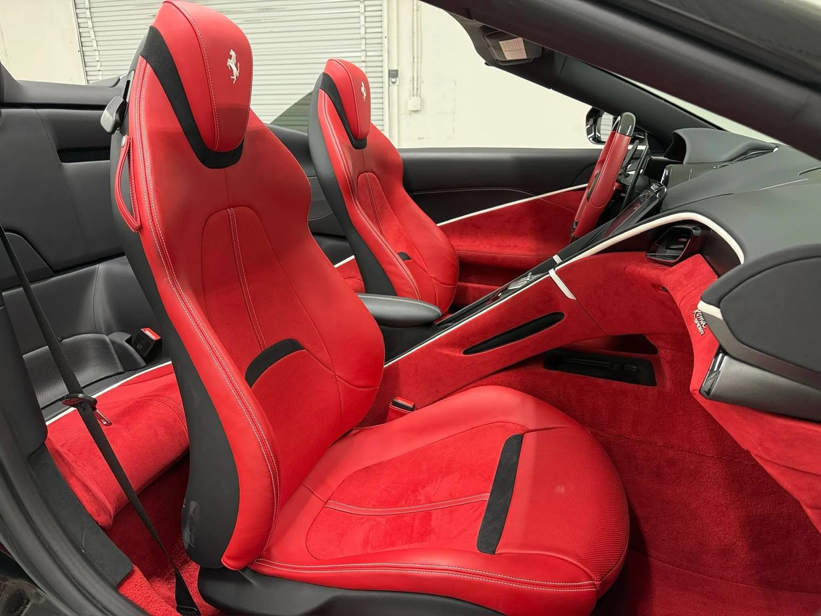 Used 2025 Ferrari Roma Spider RWD image 11