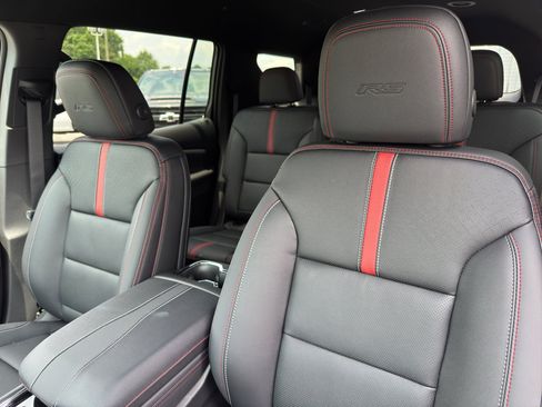 New 2025 Chevrolet Traverse RS image 23