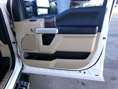 Used 2019 Ford F250 Lariat w/ Lariat Ultimate Package AWD/4WD image 15