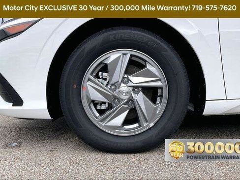 New 2026 Hyundai Elantra SE FWD image 4