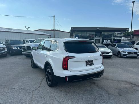 Used 2025 Kia Telluride S AWD/4WD image 3
