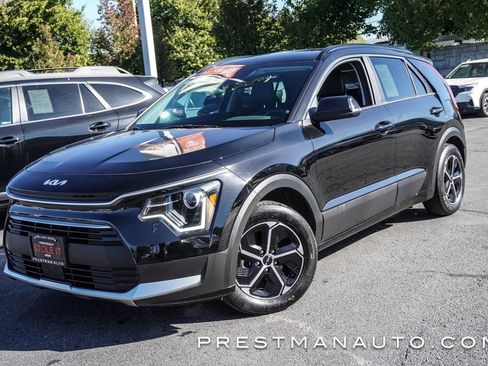 Used 2025 Kia Niro EX image 14