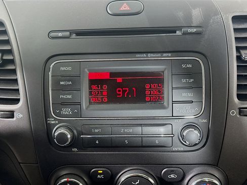 Used 2015 Kia Forte LX image 18