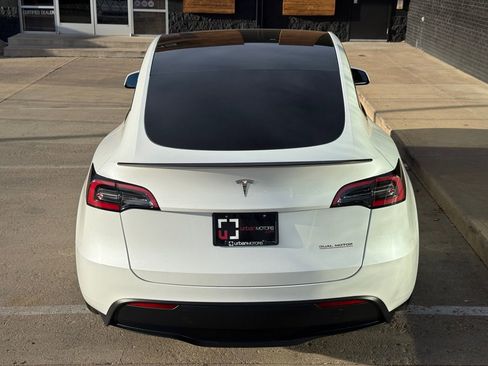 Used 2023 Tesla Model Y Performance image 14