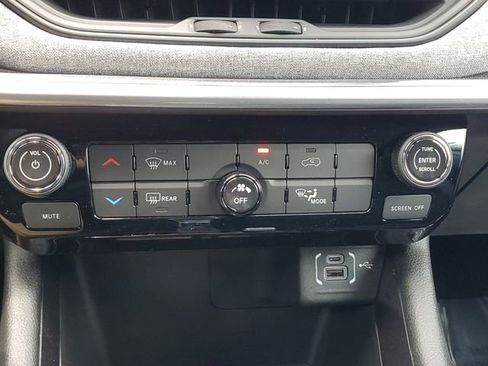 New 2025 Jeep Compass Sport image 29