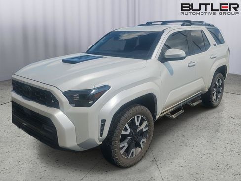 Used 2025 Toyota 4Runner TRD Sport AWD/4WD image 1