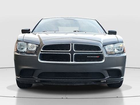 Used 2014 Dodge Charger SE image 2
