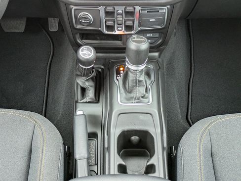 New 2026 Jeep Gladiator Sport AWD/4WD image 19
