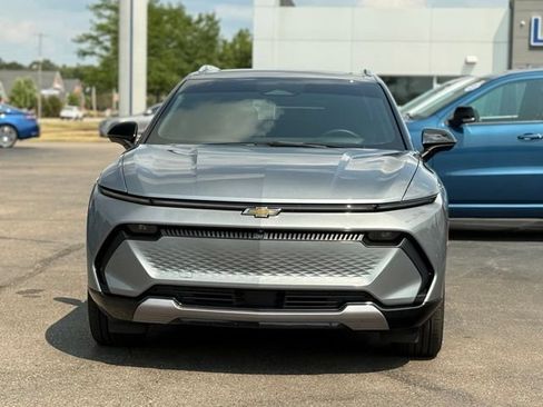 Used 2025 Chevrolet Equinox EV LT FWD image 32