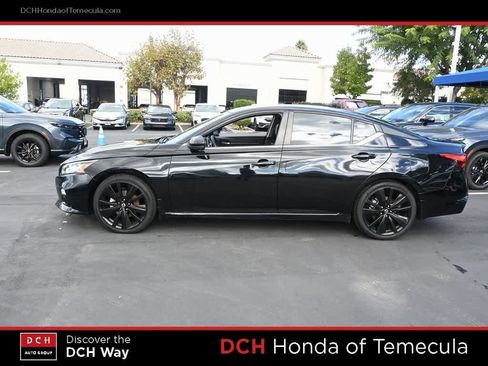 Used 2022 Nissan Altima 2.5 SR w/ Midnight Edition Package image 4