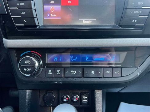 Used 2015 Toyota Corolla LE image 30