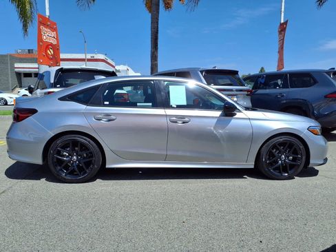 Used 2025 Honda Civic Sport image 3
