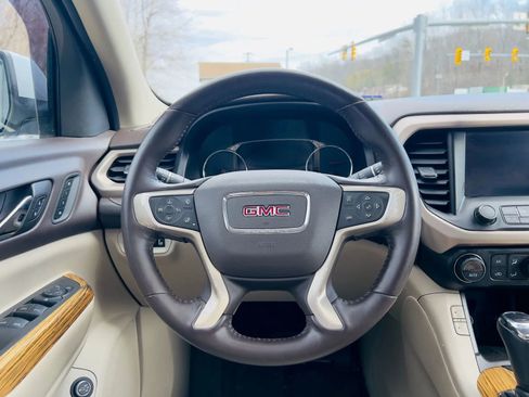 Used 2017 GMC Acadia Denali w/ Technology Package AWD/4WD image 30