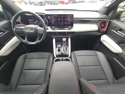 Used 2023 GMC Canyon AT4X image 27
