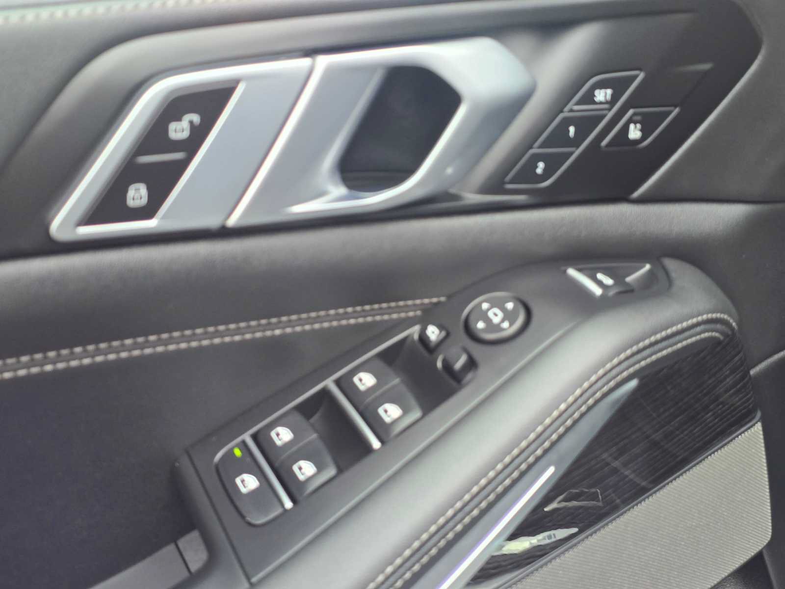 Used 2025 BMW X5 M60i AWD/4WD image 22