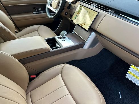 New 2026 Land Rover Range Rover SE image 25
