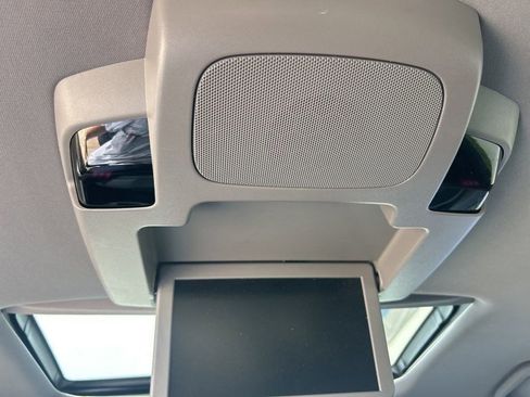 Used 2021 Honda Pilot Touring image 11