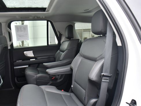 Used 2025 Ford Expedition Active image 26