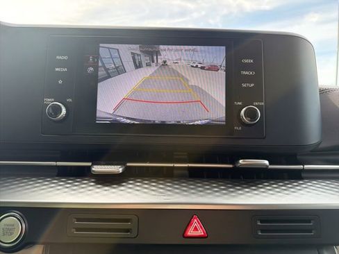 Used 2024 Kia Carnival LX image 26