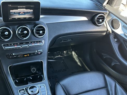 Used 2019 Mercedes-Benz GLC 300 GLC 300 image 15