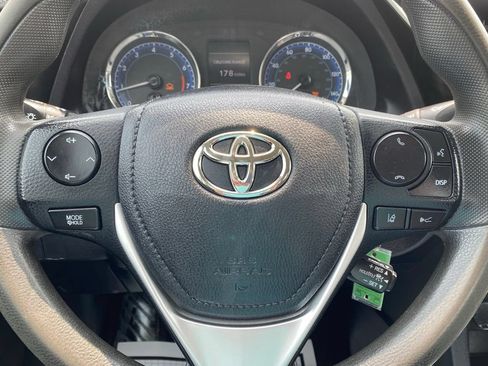 Used 2018 Toyota Corolla LE FWD image 22